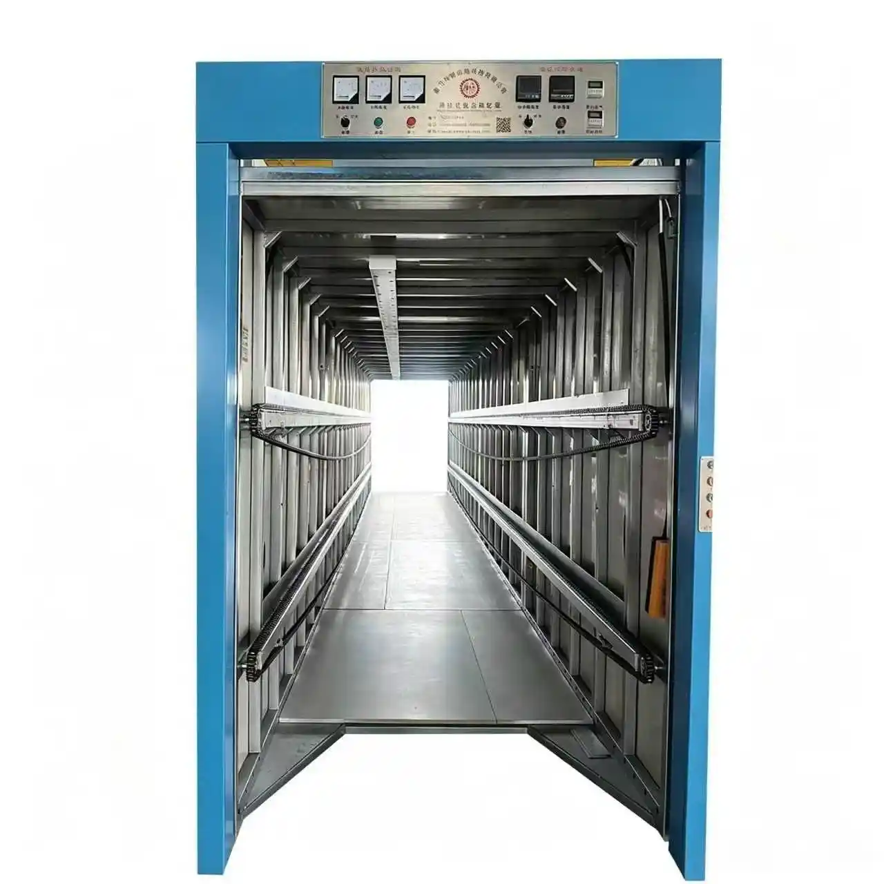¿Cómo transporta la cámara de curado eléctrica de traslación los rollos de material?